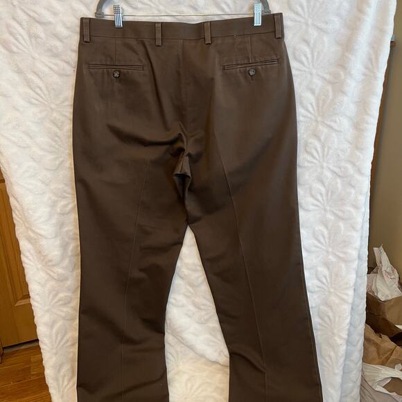 Dockers men’s brown slacks size 38X32 preowned good condition - Picture 3 of 4